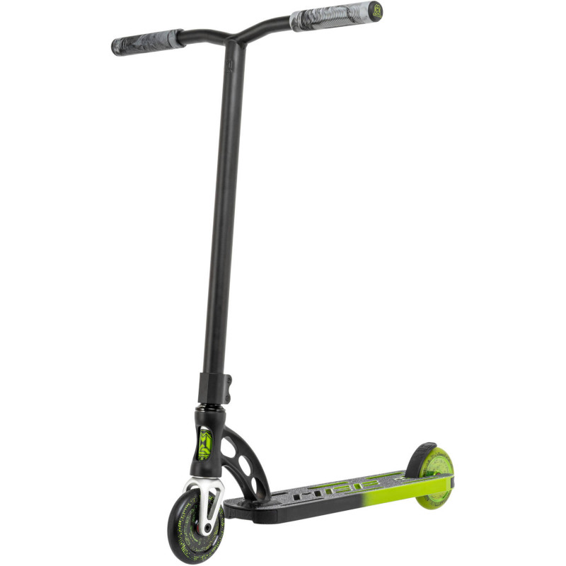 Тротинетка MGP Scooter Origin Pro Fades black/greenl 2020 Тротинетка MGP Scooter Origin Pro Fades black/greenl 2020